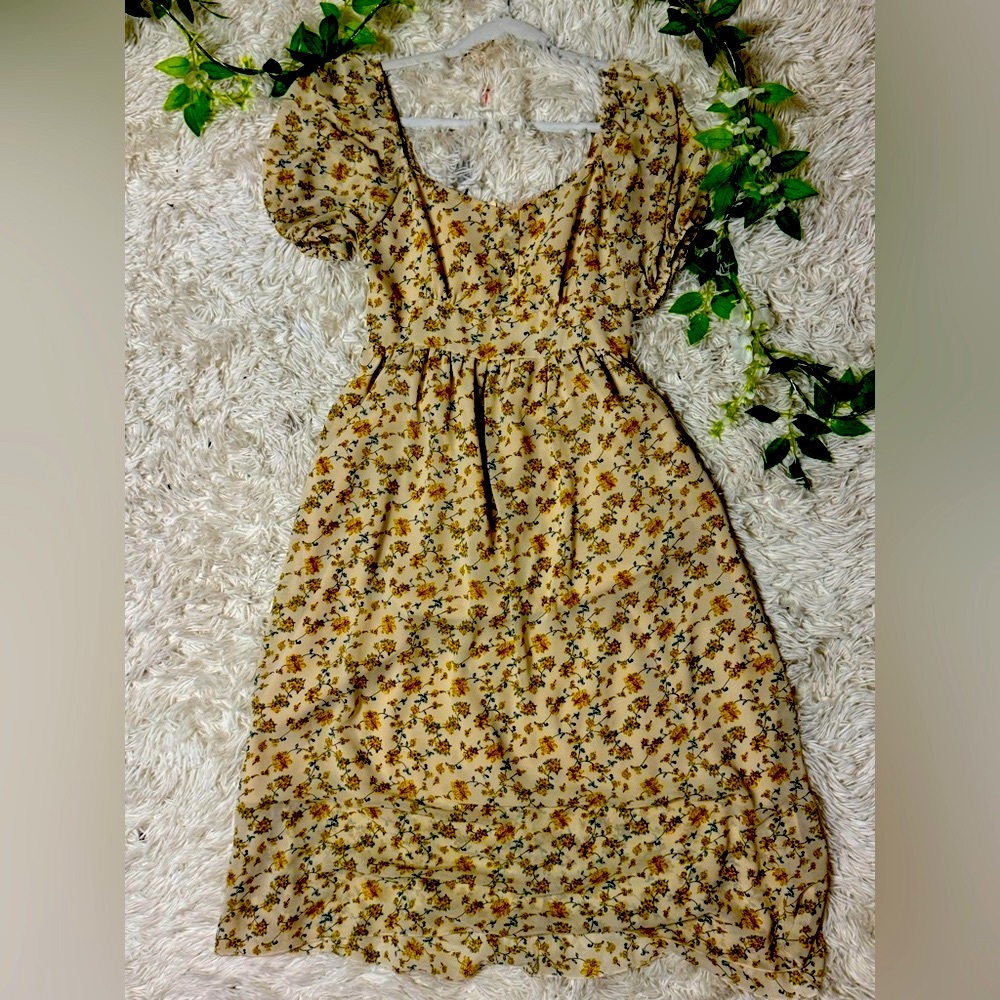 Cream colored floral maxi summer dress with puff sleeves
